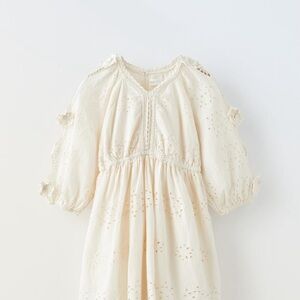 Zara kid’s Cream Eyelet Dress size 8/128